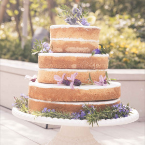 披露宴を彩るウエディングケーキはトレンドも意識して|アルモニー ビアン （国登録有形文化財）の写真(2242210)