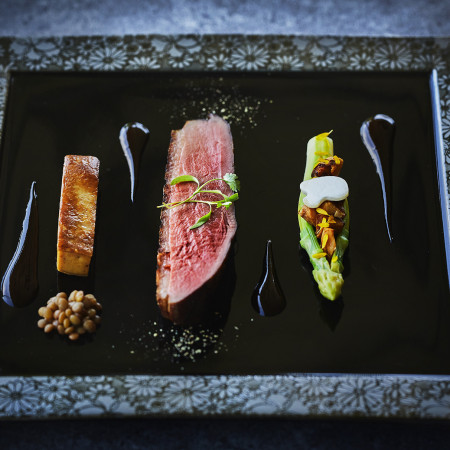 パーティーの進行をチェックしながら出来立てのお料理をご提供