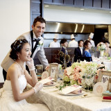 会場はオープンキッチン付き。お料理が絶妙のタイミングで運ばれる