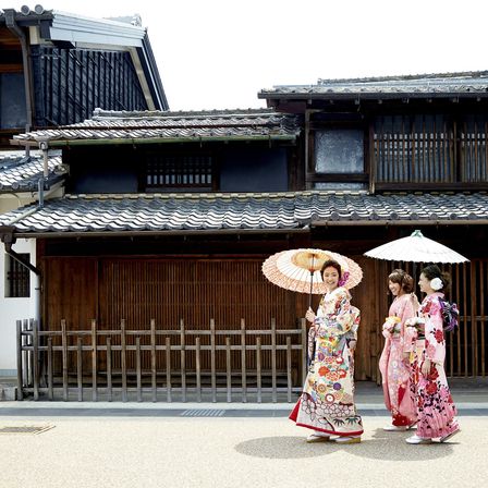 格子戸のある町屋が軒を連ねる川原町は街全体が撮影スポット|川原町倶楽部 ラ・ルーナピエーナ  〈エルフラットグループ〉の写真(1049193)