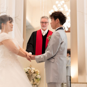 外国人牧師とソプラノ歌手による讃美歌が奏でる神聖な挙式|シャトー文雅の写真(50488243)