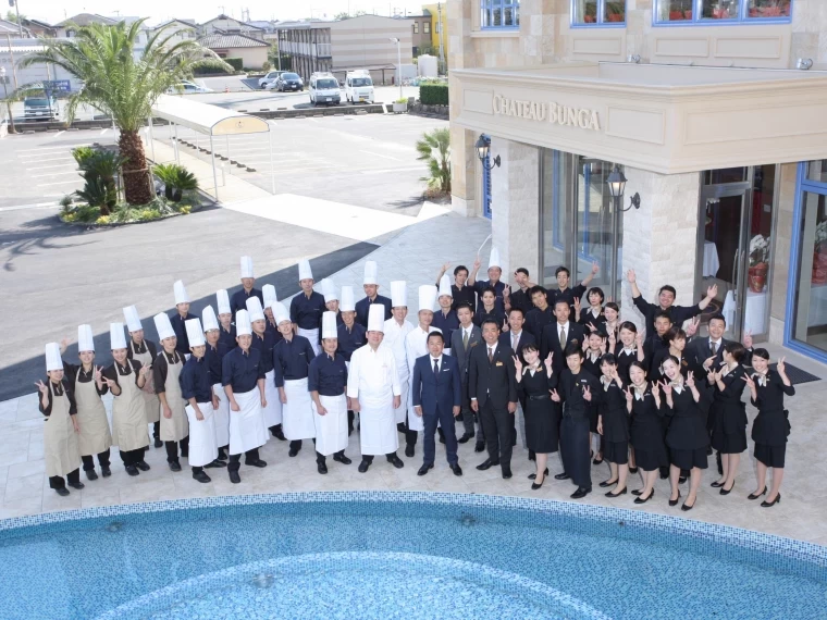 素敵な結婚式を料理人＆サービススタッフがしっかりとサポート！