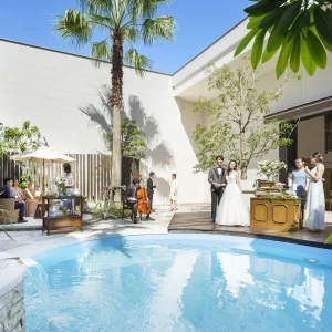 ガーデンからの入場やケーキカットなど、ガーデンの使い方は自由|The Palm Garden（ザ・パームガーデン）   〈エルフラットグループ〉の写真(7432096)