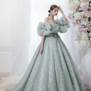 カラードレスにもこだわりを