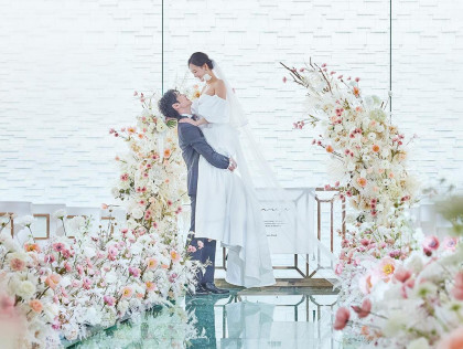 水と光・緑の祝福に心癒される
非日常空間をゲストと共に楽しむ
自由度の高いウエディングを