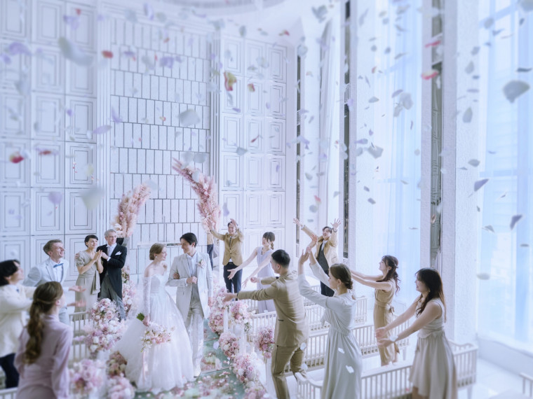 ナチュラル×フェミニンな大人可愛いパーティ会場で結婚式