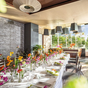 横浜駅直結！専属シェフが手掛ける少人数専用ウエディング会場「CHEF's Dining」。|THE CLASSICA BAY RESORT （ザ クラシカ ベイリゾート）の写真(50671166)