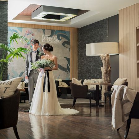 【ゲストラウンジ】
メインラウンジのお洒落な空間にゲストも自然とおふたりのご結婚式への期待値が上がる|THE CLASSICA BAY RESORT （ザ クラシカ ベイリゾート）の写真(5736714)