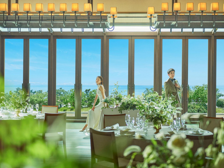 優美なリバービューを望むパーティ会場。テラスまで貸切り贅沢に