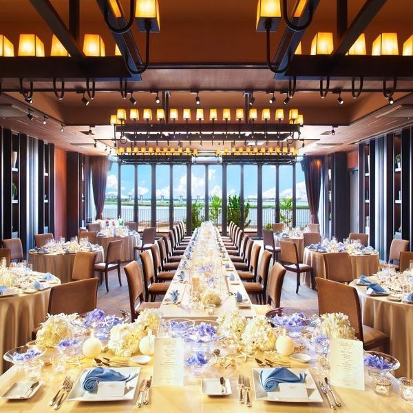 【2F THE RIVERROOM/収容20~90名】目の前に広がるリバービューを眺めながらアットホームなパーティーを満喫することができる|ザ フナツヤの写真(693510)