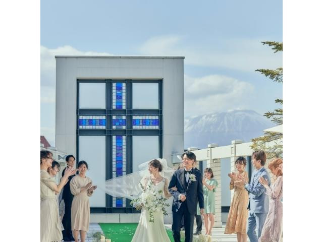 ããŒãã«ãã ã®ç©ºéã§ã²ã¹ããã¢ããããŒã ã«ãããŠãªã