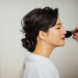 専用ブライズルームで、専属ヘアメイクアーティストがお手伝いします。|ウェスティンホテル仙台の写真(51827284)