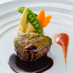 国産牛フィレ肉とトリュフバターのグラチネ ポルト酒のソースと野菜のシンフォニー|ウェスティンホテル仙台の写真(51705589)