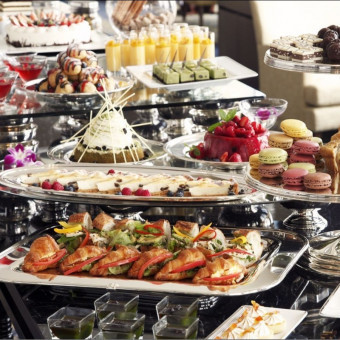 【DESSERT BUFFET】多彩なデザートをブッフェスタイルでご用意できます。