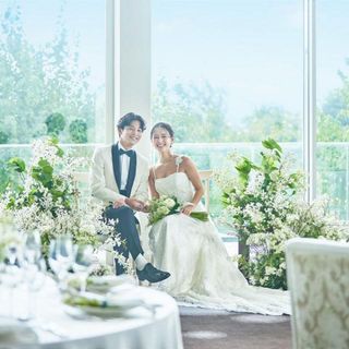 「土日よりもふたりのペースで、価格もリーズナブル」「曜日を気にせず、ふたりの記念日にもこだわれる」