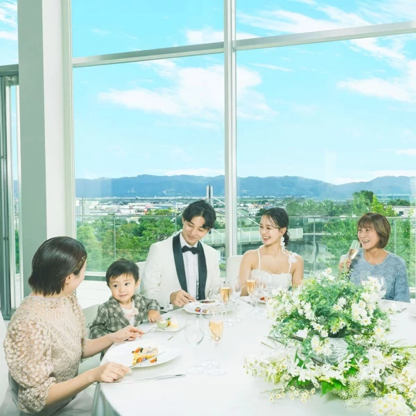 【アットホームWedding】いつまでも記憶に残る10名から叶う少人数挙式＆会食
