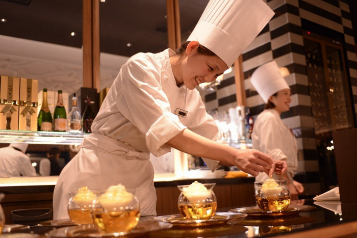 2017ジャパン・ケーキショー東京で銅賞を受賞したパティシエが作るWケーキにも注目！