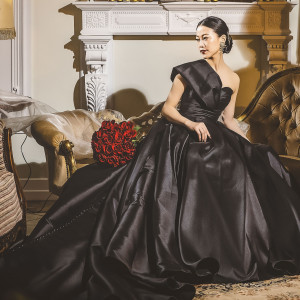 かっこよさもあり、女性らしい気品さもあるクラシカルなドレス|ヴィラ・グランディス ウェディングリゾート 福井の写真(35661409)