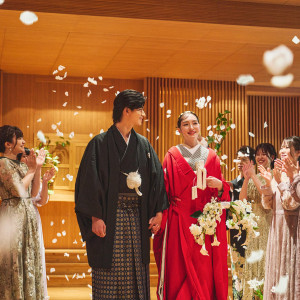 大切な方に祝福される退場シーン|Precious&Gracious マリエール 神水苑の写真(55706359)