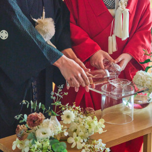 両家の水を合わせる「水合わせの儀」|Precious&Gracious マリエール 神水苑の写真(55673701)