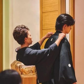 新郎入場後は母からの「羽織セレモニー」