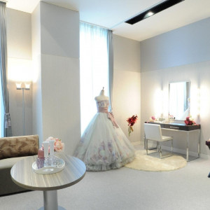 お二人専用のブライズルーム。お二人のお仕度をしっかりサポート。|W the style of wedding（ダブリューザスタイルオブウエディング）の写真(40743449)