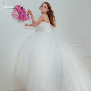 お気に入りの一着が見つかるまで、コスチュームアドバイザーがしっかりサポート|W the style of wedding（ダブリューザスタイルオブウエディング）の写真(41395450)