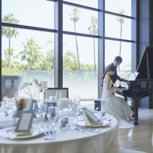 パーティ会場に設置されたグランドピアノで演出も可能！|W the style of wedding（ダブリューザスタイルオブウエディング）の写真(33969317)