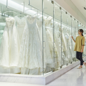 ドレスサロンではゆっくりとご見学・ご試着が可能|W the style of wedding（ダブリューザスタイルオブウエディング）の写真(41395040)