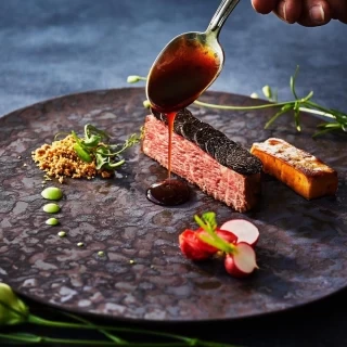 《口コミ高評価！》四季で変わる旬の料理！黒毛和牛を使用した豪華フレンチコースを無料試食！