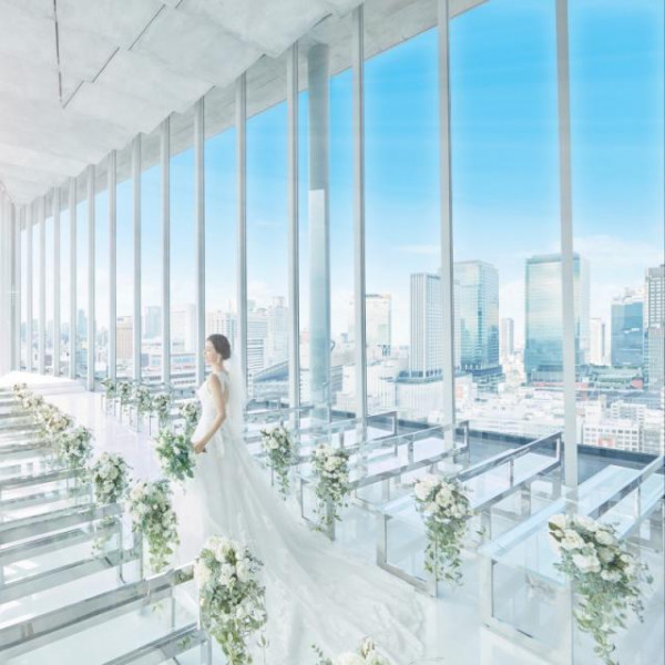 まるで空に浮かんでいるようなチャペル