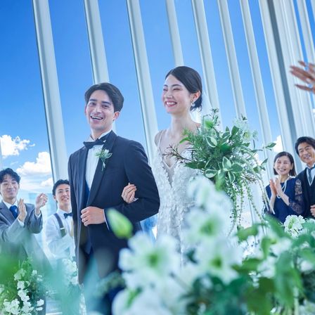 ゲストの皆様の笑顔に包まれる温かな誓いが叶う|アルモニーアンブラッセ ウェディングホテル/テイクアンドギヴ・ニーズウェディングの写真(53772502)