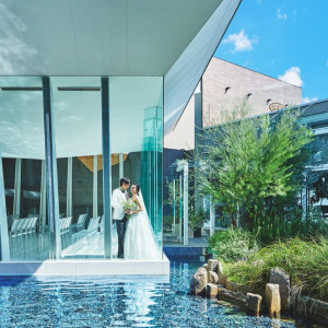 陽光が差し込む美しいチャペル|HIROSHIMA MONOLITH ～広島モノリス～の写真(57199567)