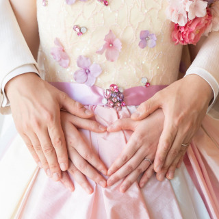 お気に入りのドレスでマタニティフォトを撮っても可愛い♪