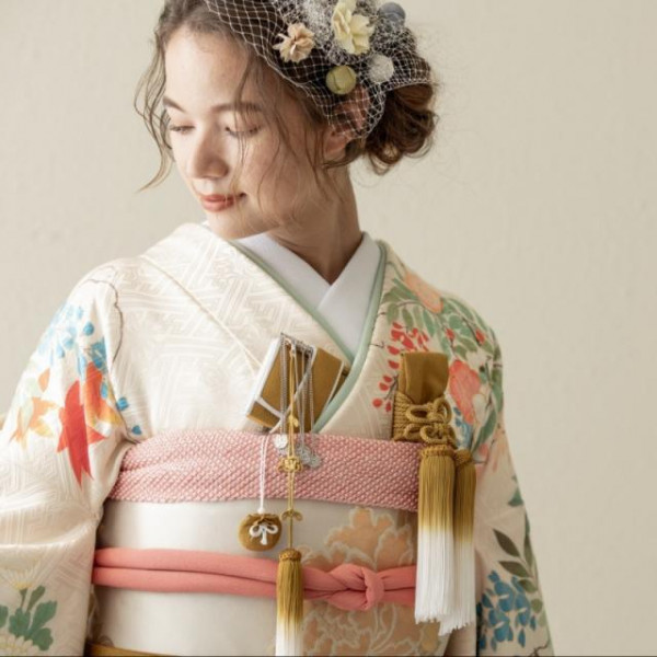 豊富なラインナップから運命の一着を見つけて