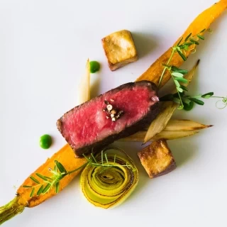 ＼来館15万ギフト＆145万特典／4万円*黒毛和牛試食×ドレス試着