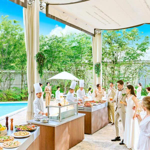 空間の心地良さに加え、調理演出など迫力満点のオリジナル演出に誰もが心を躍らせる