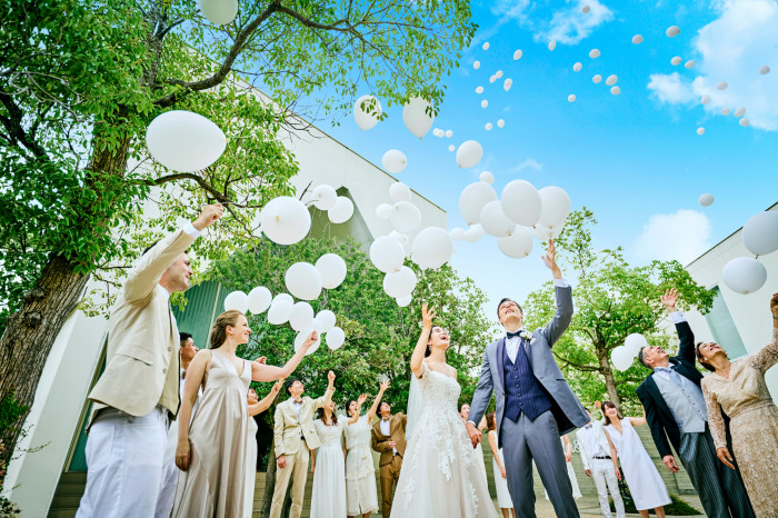 結婚式当日は1200坪の広い敷地のすべてをふたりとゲストのためのだけの貸切に。