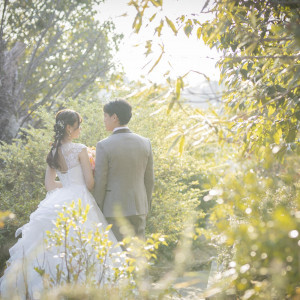 囲まれた自然の中で特別なお衣装を着て写真を残そう♩