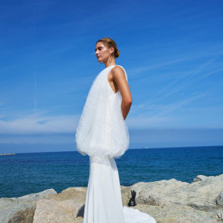 ウェディングドレス・カラードレス共にたくさんの種類をご用意！運命の1着が見つかります