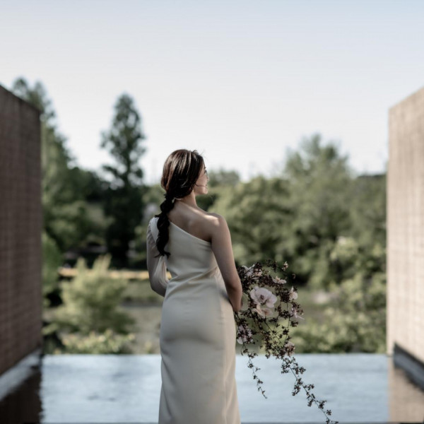 菖蒲池を眺めて向かうかけがえのない空間