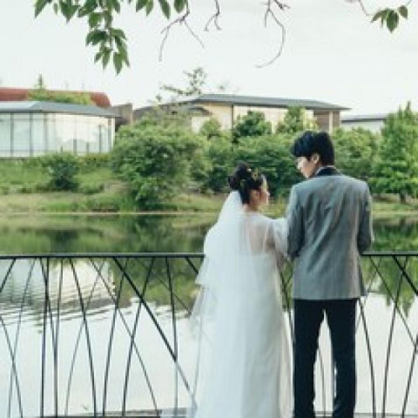 閑静な住宅街と自然の中に佇む貸切邸宅