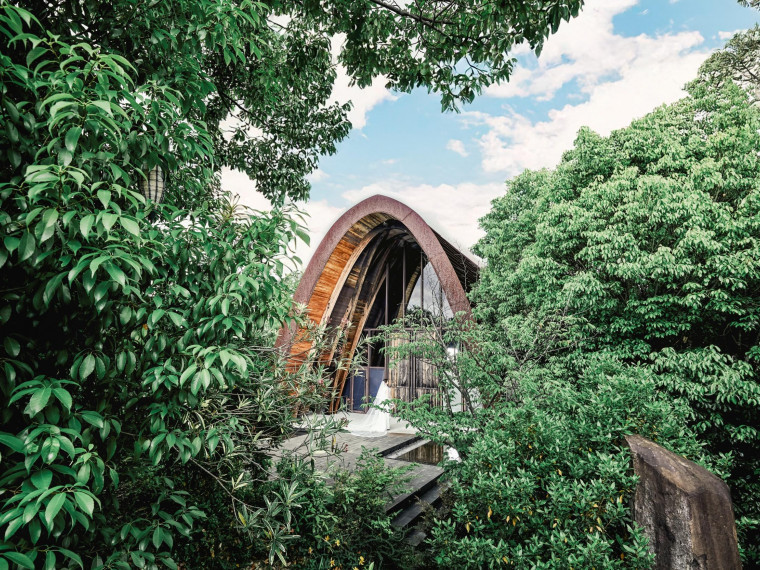 緑と水、豊かな自然に包まれた場所