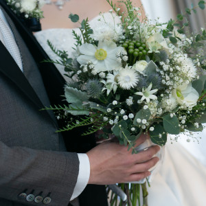 花嫁のドレス姿に欠かせないブーケ。ドレスやなりたいイメージに合わせてフローリストとご相談いただきます！好きなお花・色を取り入れて♪|グリーンキャメロットリバーサイドの写真(20319356)