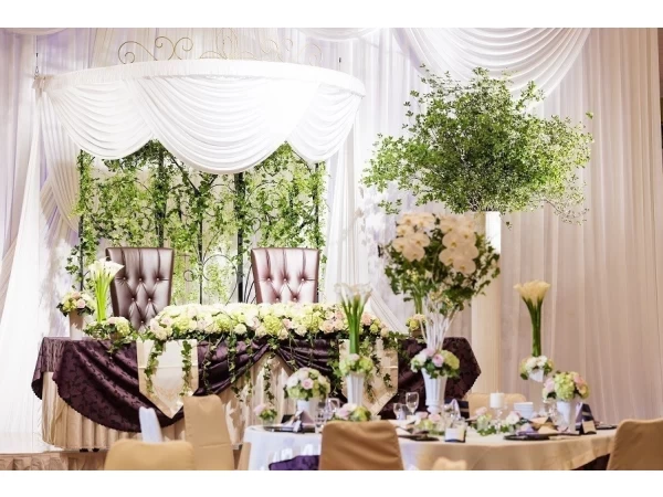 館内一の収容人数を誇る本格的な映像演出が魅力<グレイトホール瑞雲>