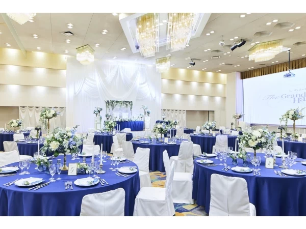 気取らない中人数でのお披露目会から盛大な披露宴も行える<胡四王の間>