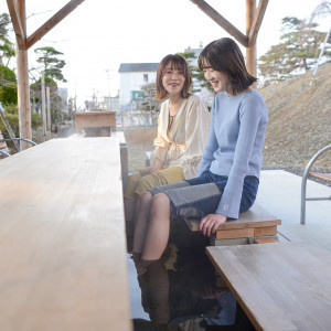 足湯で日々の疲れを癒せる。足だけでなく、手湯も楽しめます。|花巻温泉 －The Grand Resort Hanamaki Onsen－の写真(31397479)