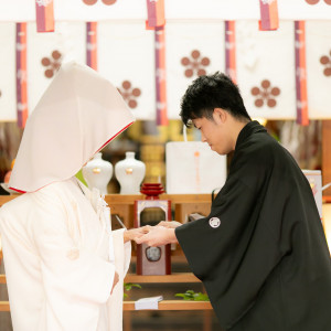 神前式にはやっぱり白無垢と綿帽子が似合います。|つば甚の写真(50410637)