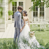 季節の花々や緑豊かなガーデンが望める開放感あふれる会場で、ふたりらしい時間を。