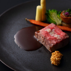 出身地の食材を使用したり、家族が大好きな料理を再現したり。一皿におふたりとシェフの想いを乗せてゲストの皆様へご提供致します。|AILE d'ANGE NAGOYA（エル・ダンジュ ナゴヤ）の写真(44688717)